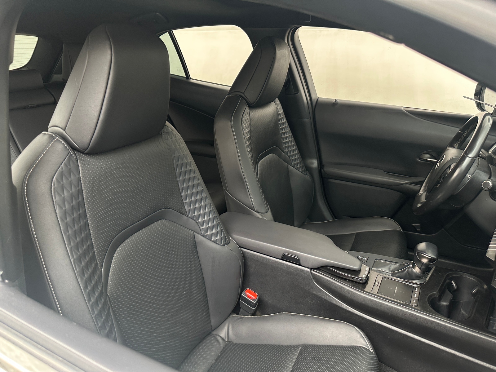 Thumbnail: 2020 Lexus UX - 2