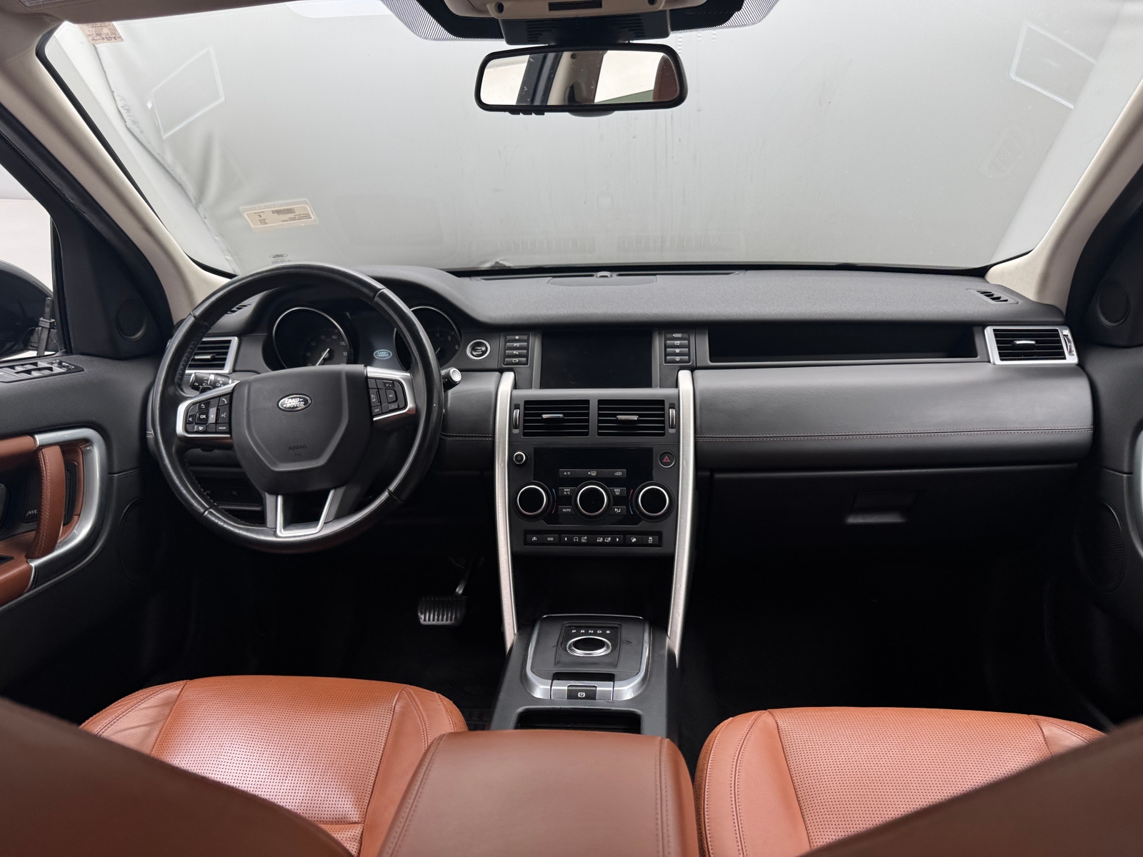Thumbnail: 2017 Land Rover Discovery Sport - 2