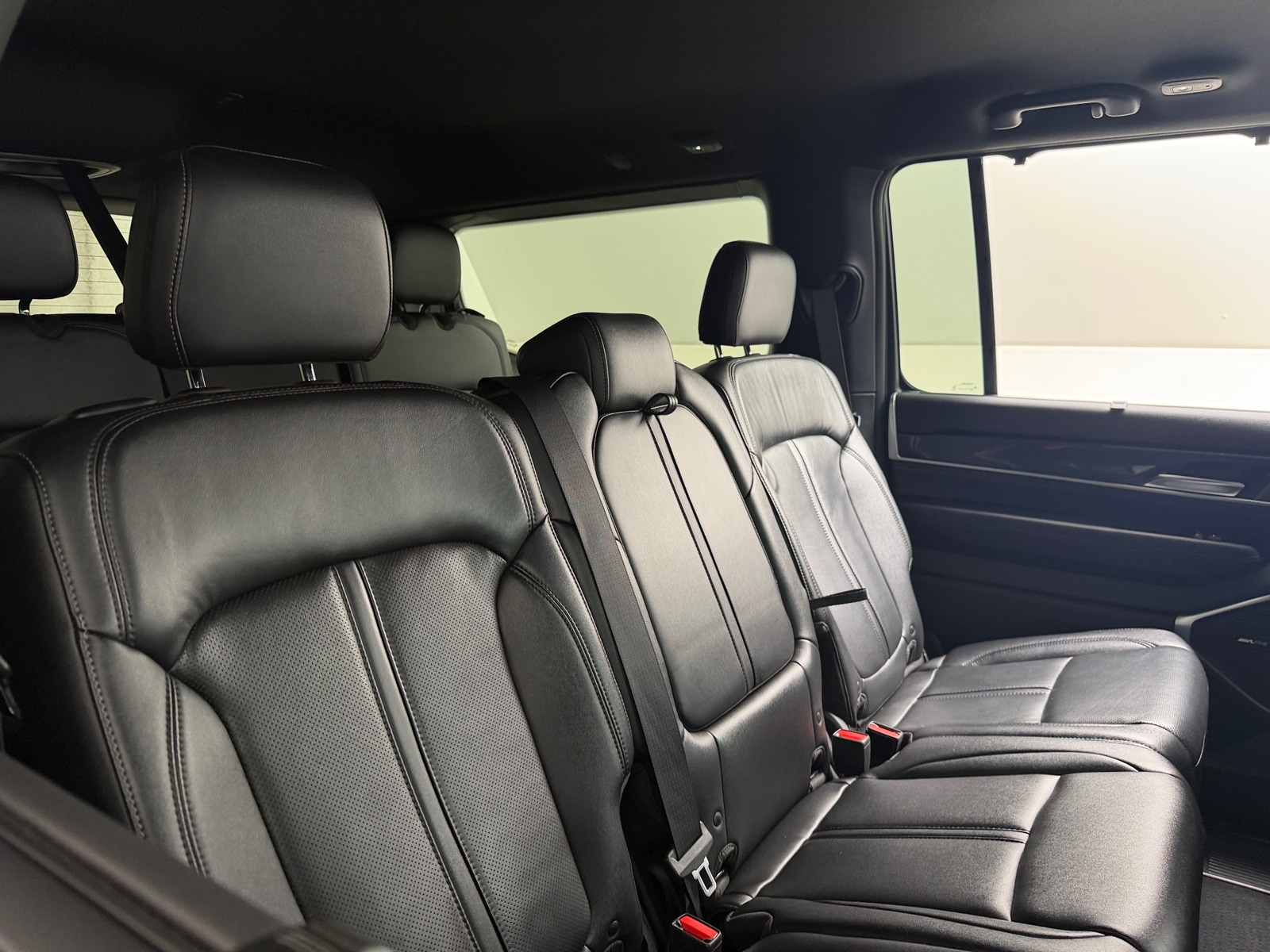Thumbnail: 2022 Jeep Wagoneer - 5
