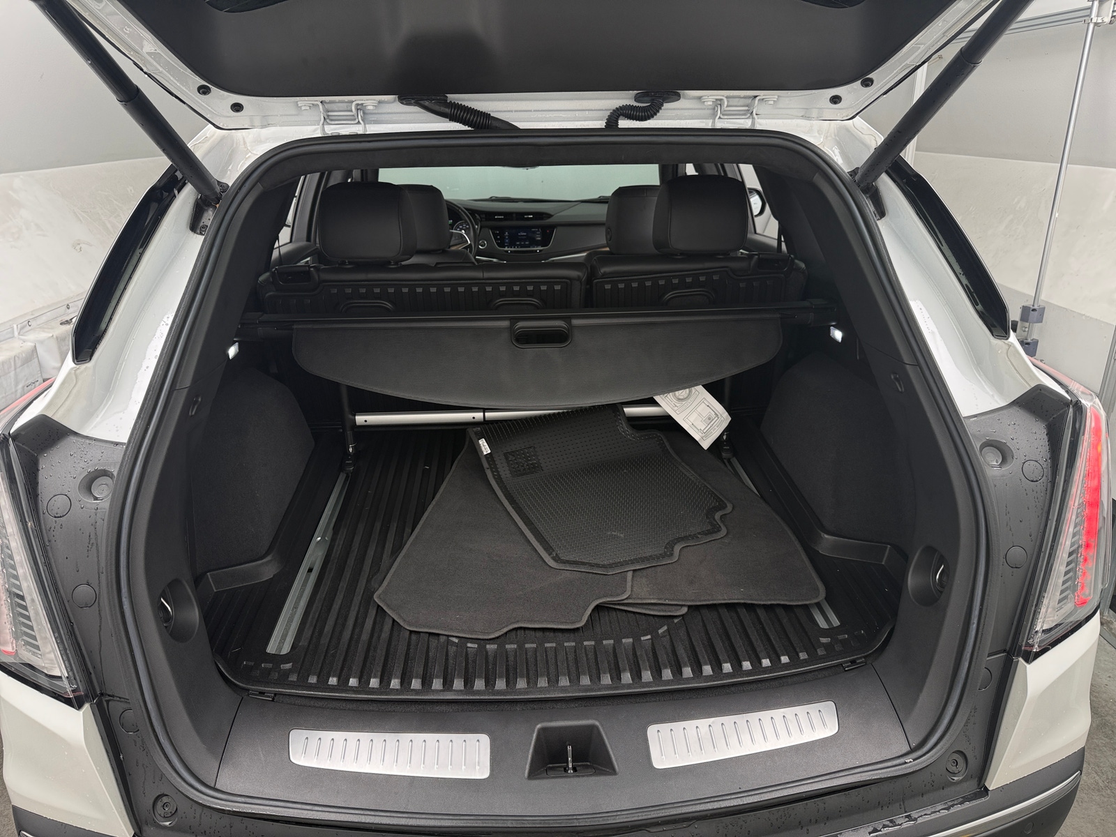 Thumbnail: 2023 Cadillac XT5 - 6