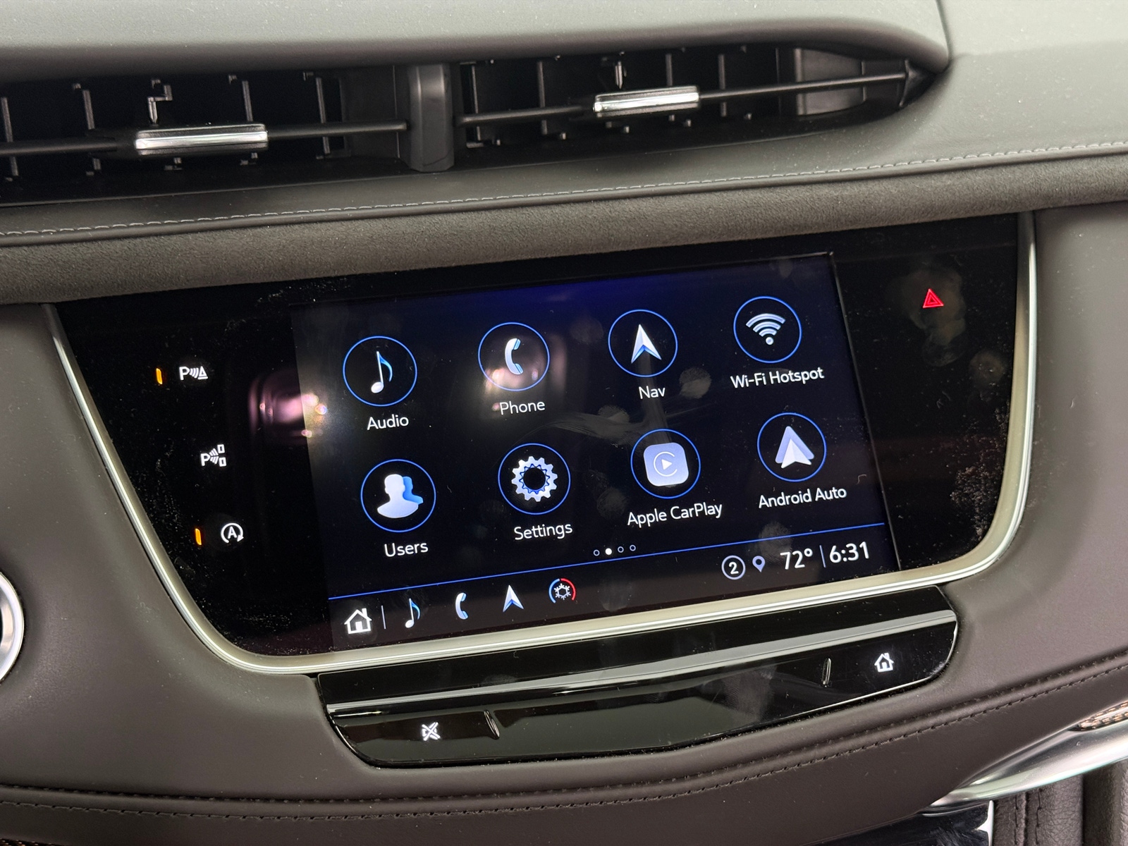 Thumbnail: 2023 Cadillac XT5 - 3