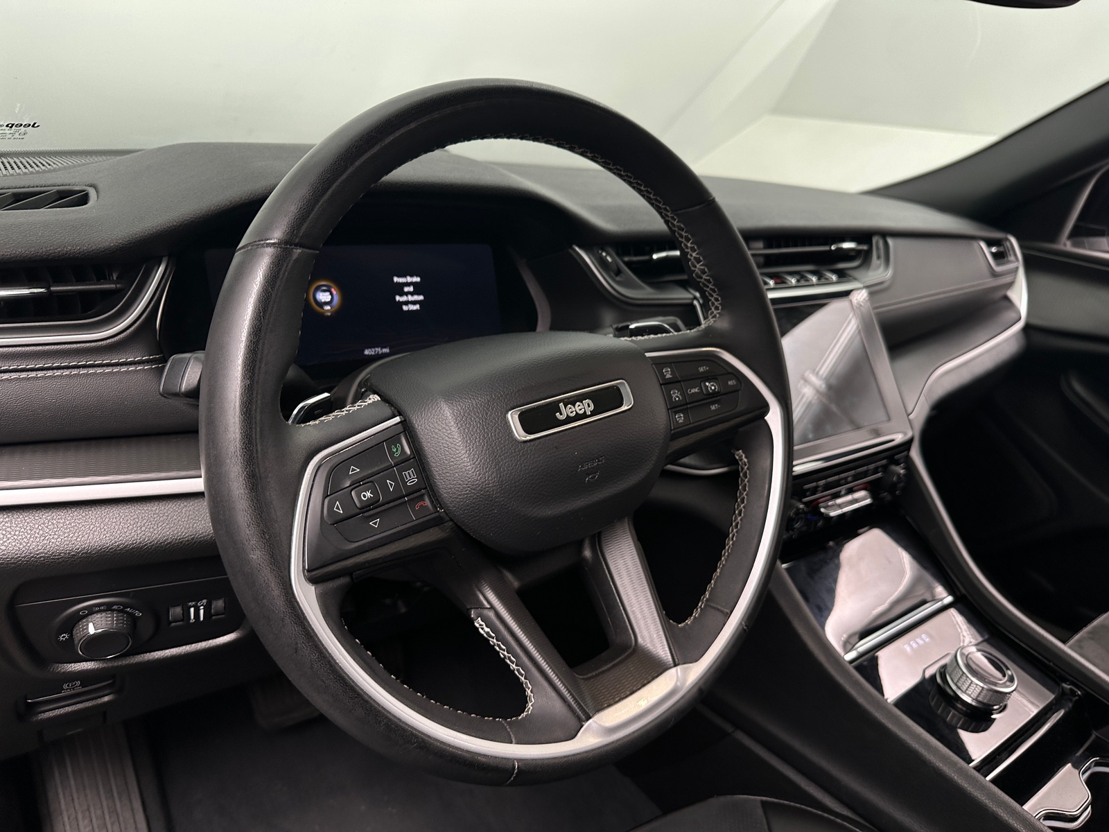 Thumbnail: 2023 Jeep Grand Cherokee L - 4