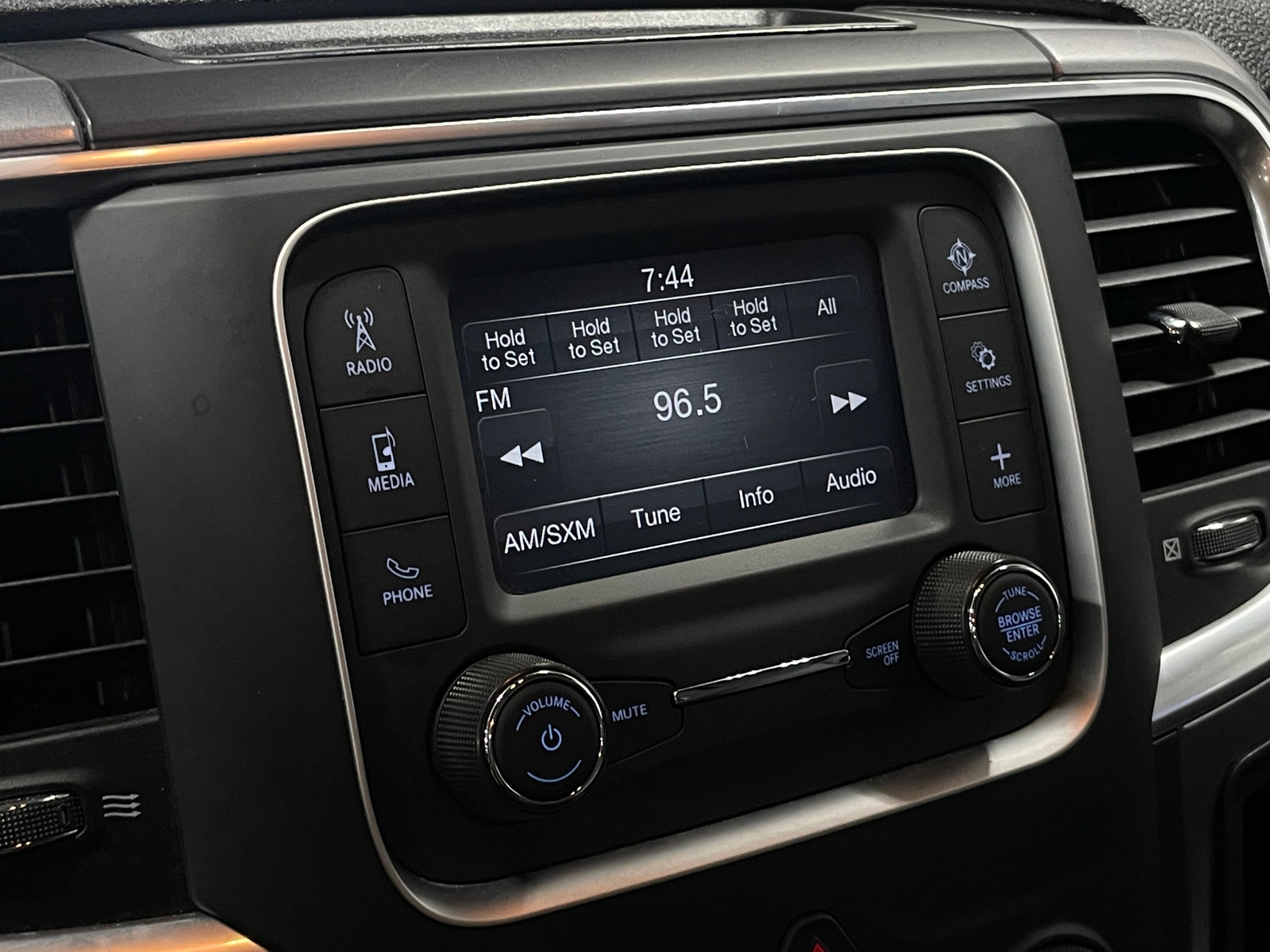 Thumbnail: 2024 RAM 1500 Classic - 4