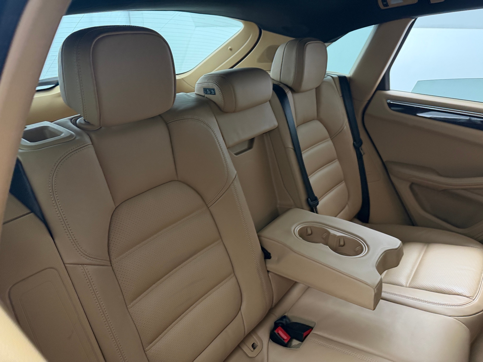 Thumbnail: 2016 Porsche Macan - 5