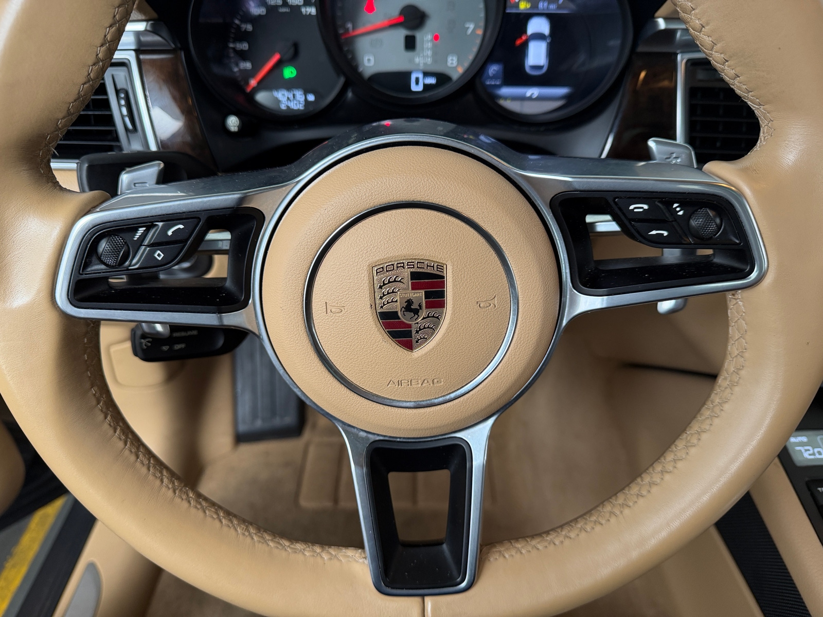 Thumbnail: 2016 Porsche Macan - 4