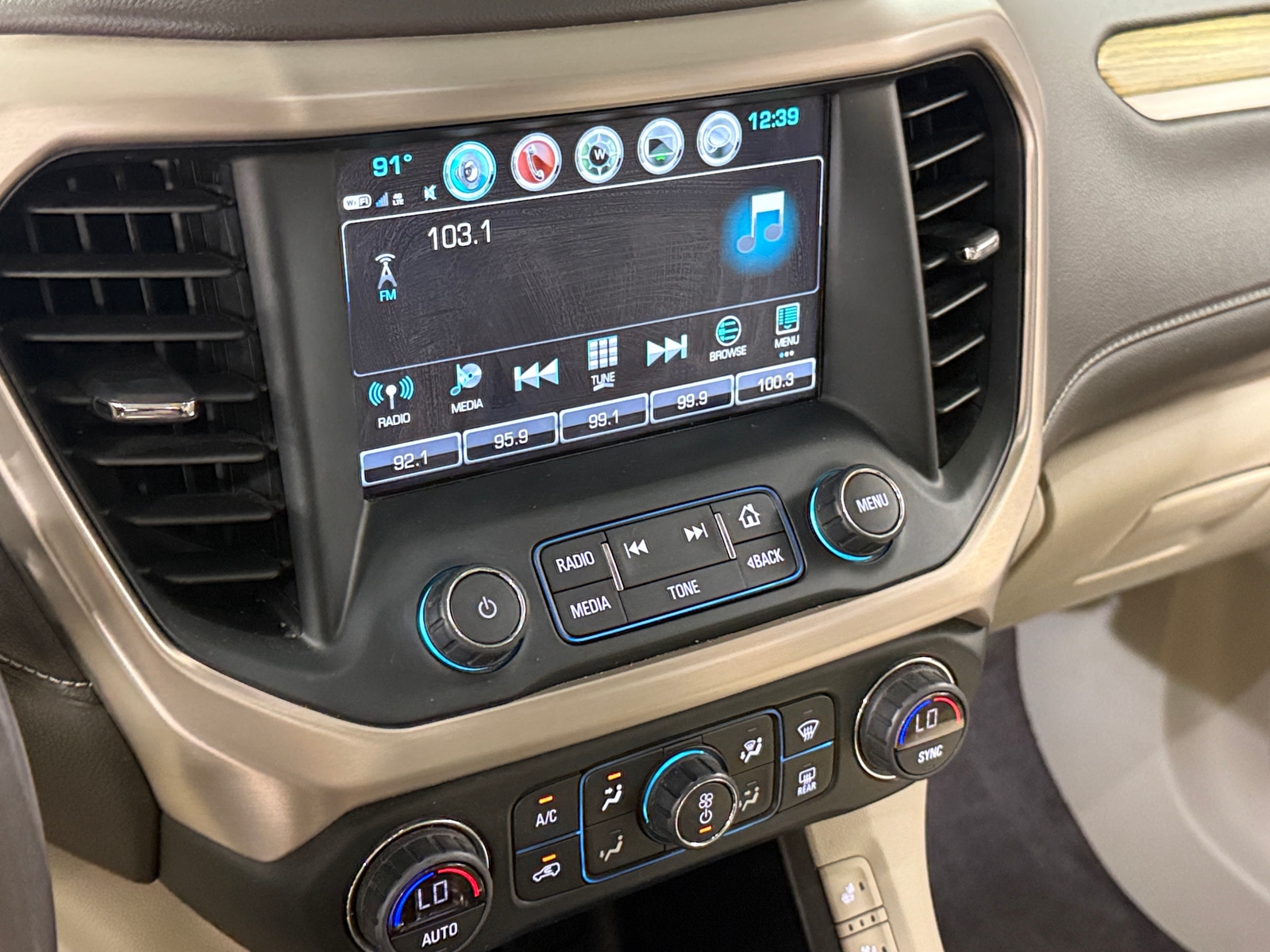 Thumbnail: 2019 GMC Acadia - 3
