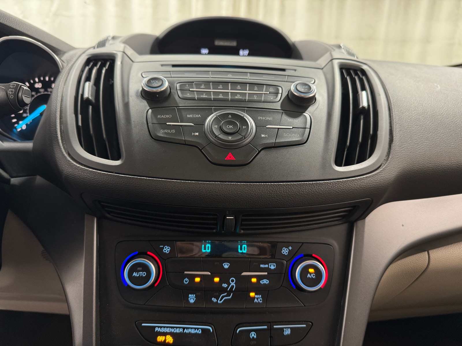 Thumbnail: 2017 Ford Escape - 4
