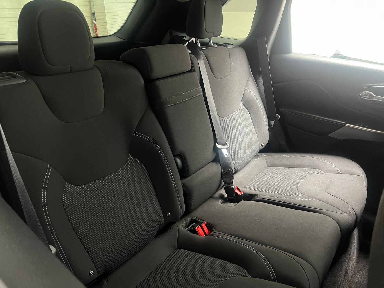 Thumbnail: 2019 Jeep Cherokee - 6