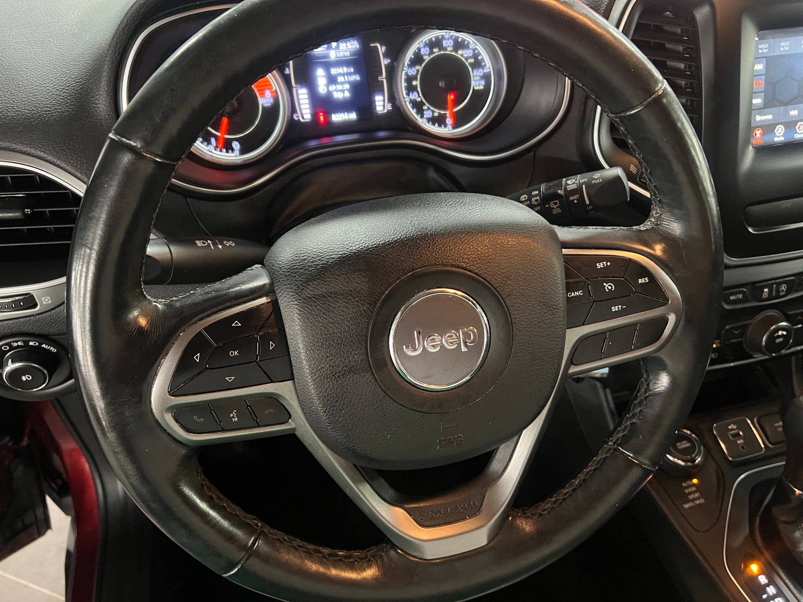 Thumbnail: 2019 Jeep Cherokee - 5