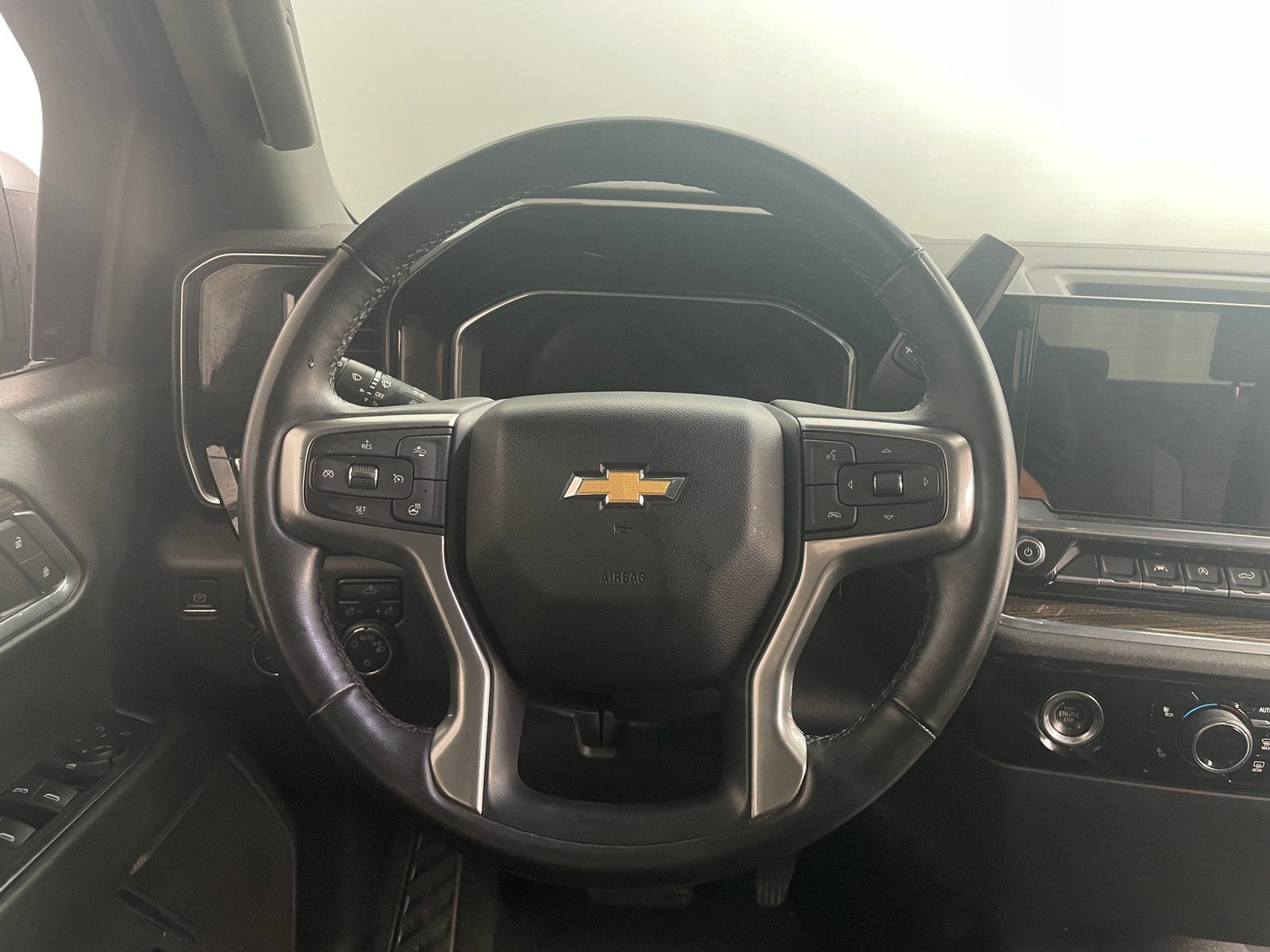 Thumbnail: 2023 Chevrolet Silverado 1500 - 5