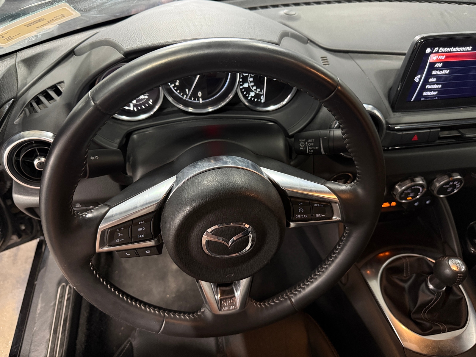 Thumbnail: 2022 Mazda MX-5 Miata - 4