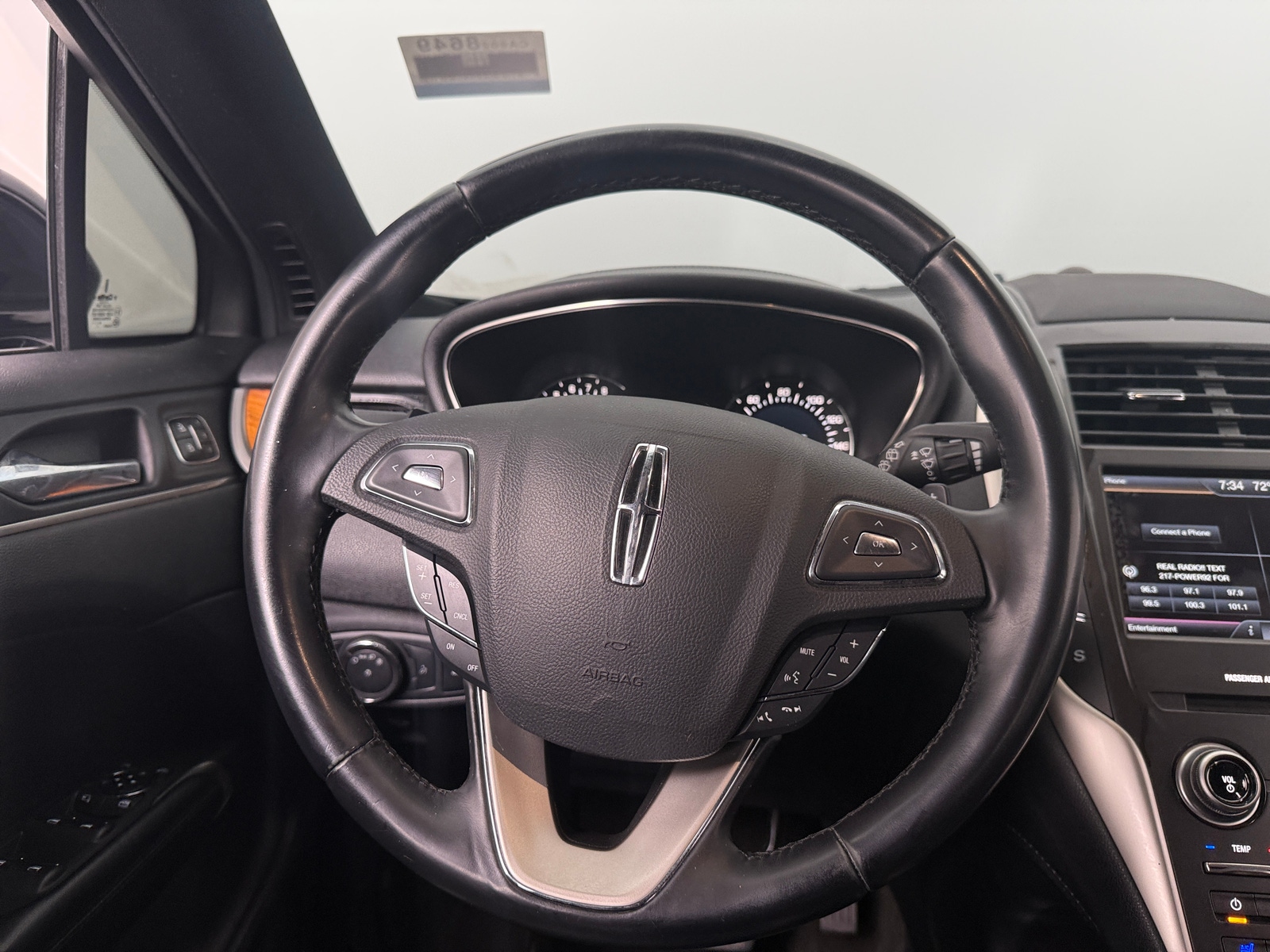 Thumbnail: 2015 Lincoln MKC - 4