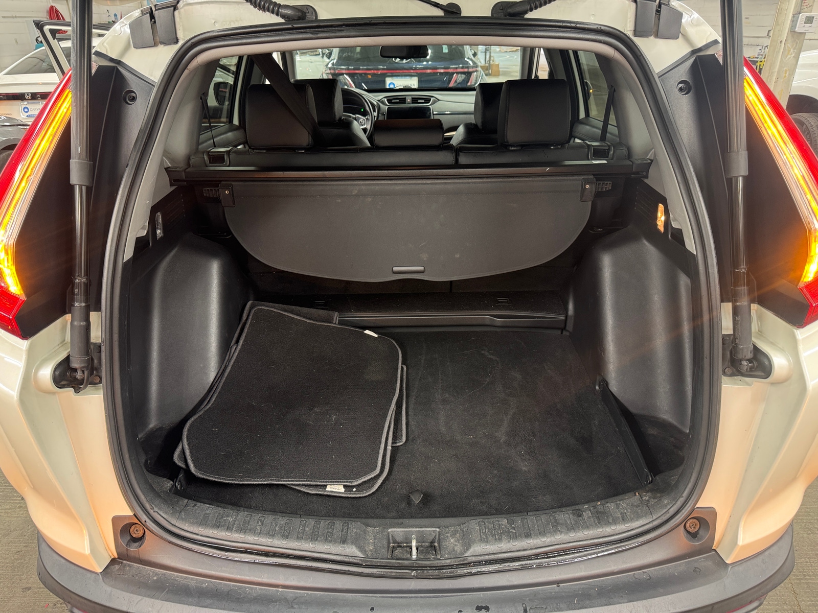 Thumbnail: 2017 Honda CR-V - 6