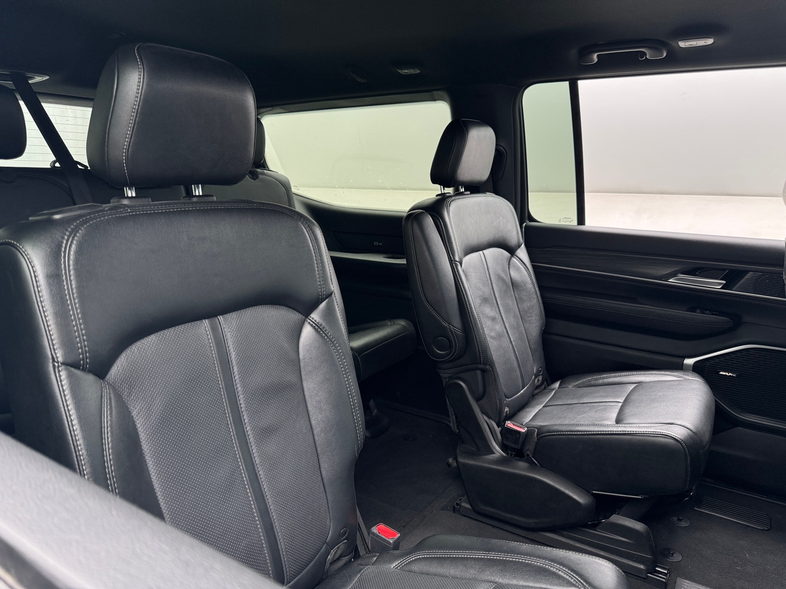 Thumbnail: 2024 Jeep Wagoneer - 5