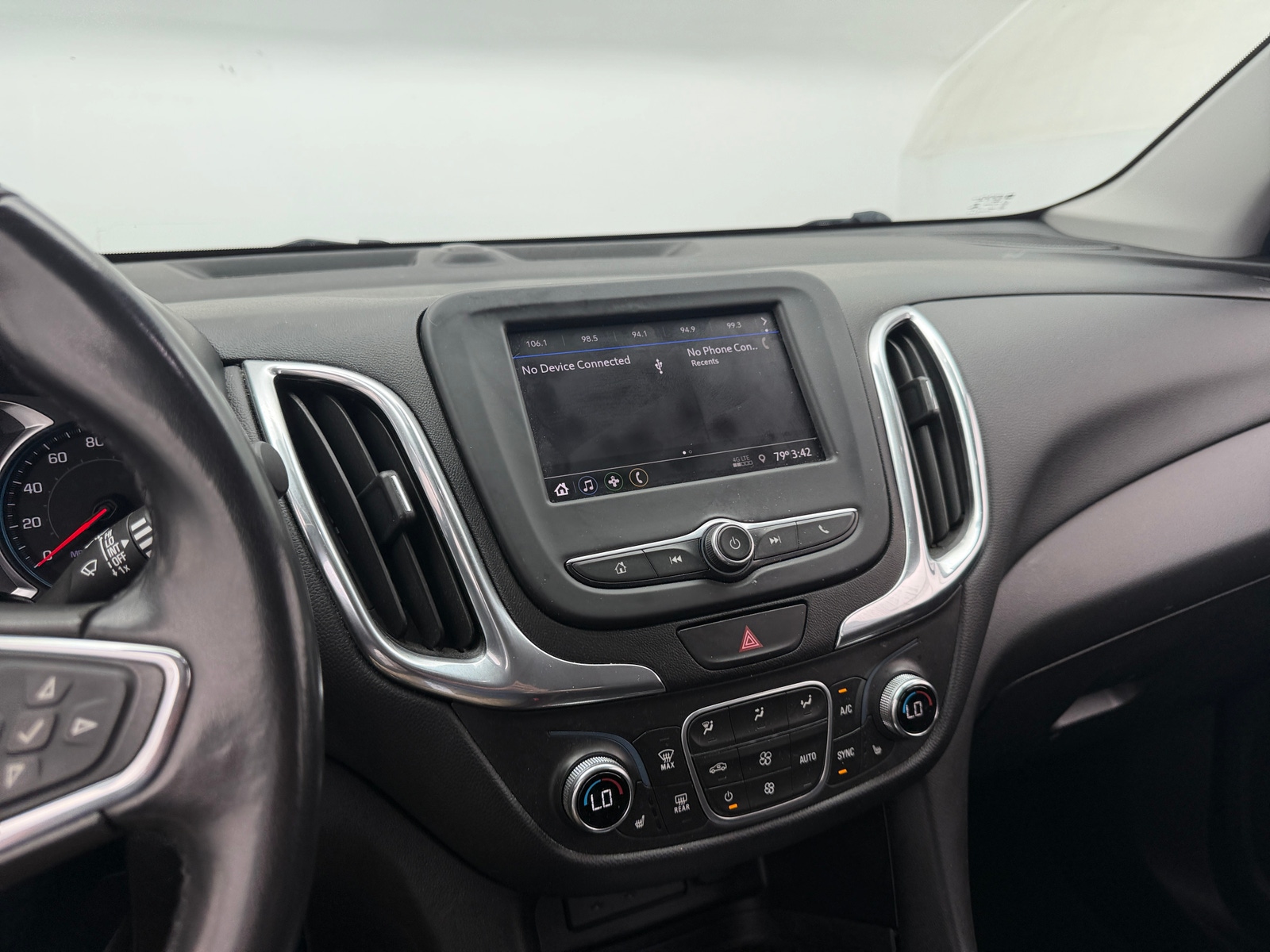 Thumbnail: 2020 Chevrolet Equinox - 3