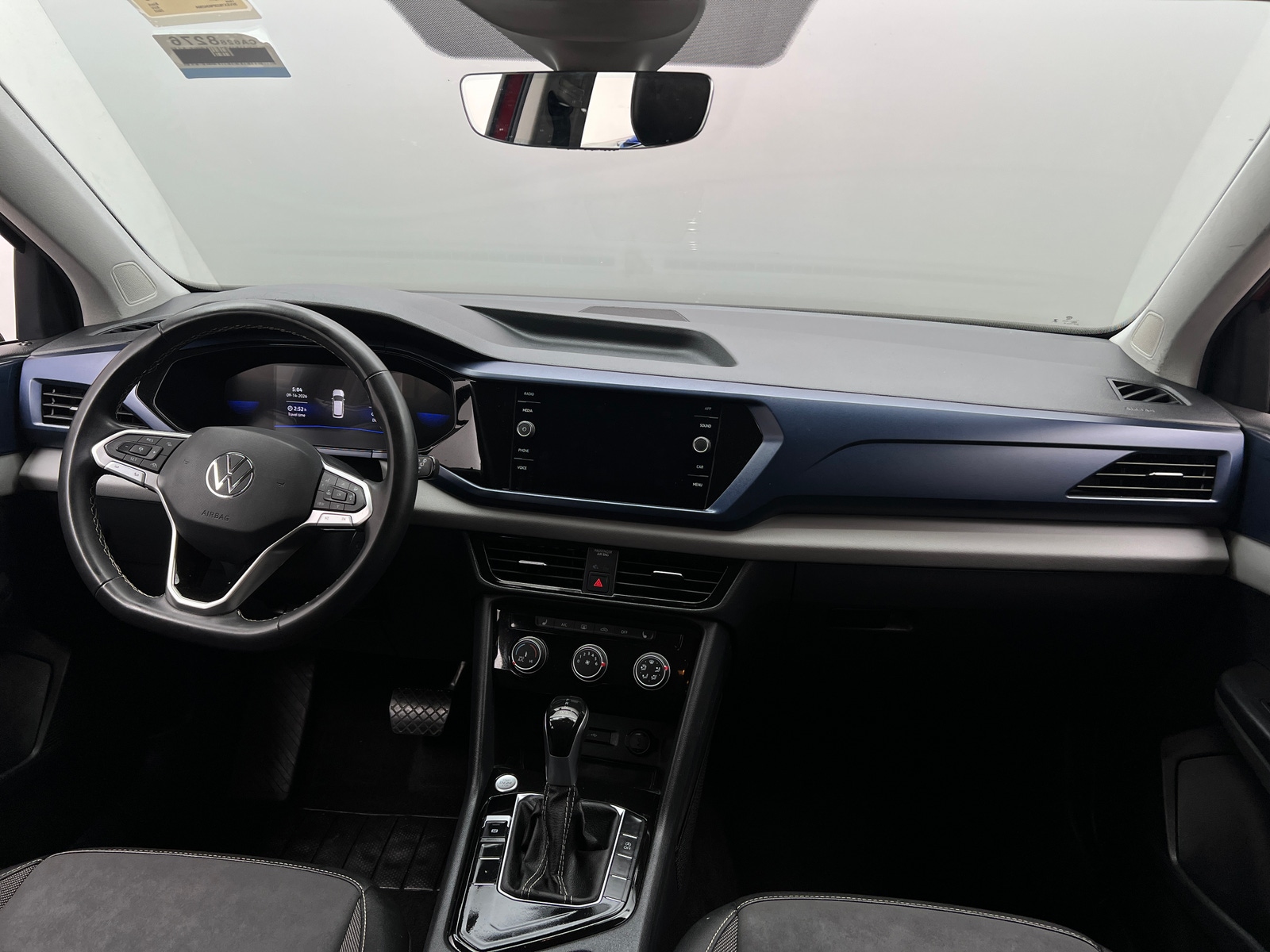 Thumbnail: 2023 Volkswagen Taos - 3