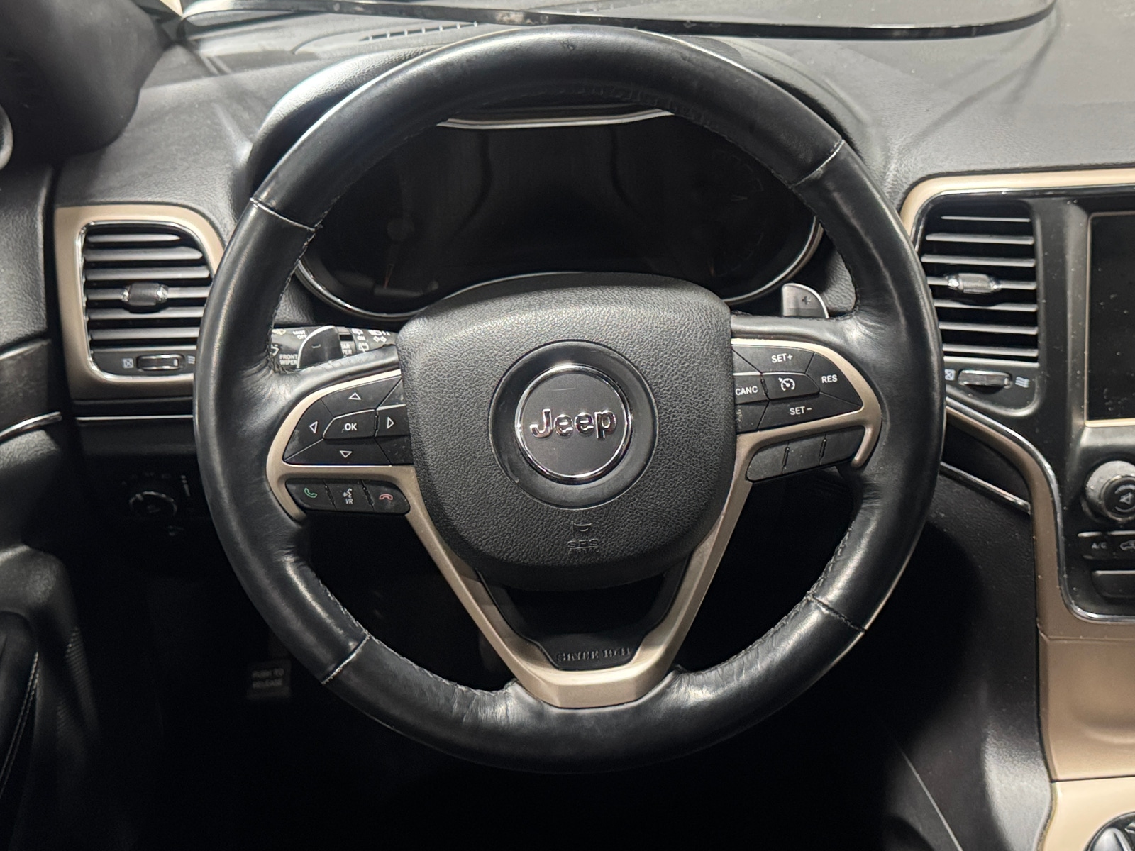 Thumbnail: 2015 Jeep Grand Cherokee - 4