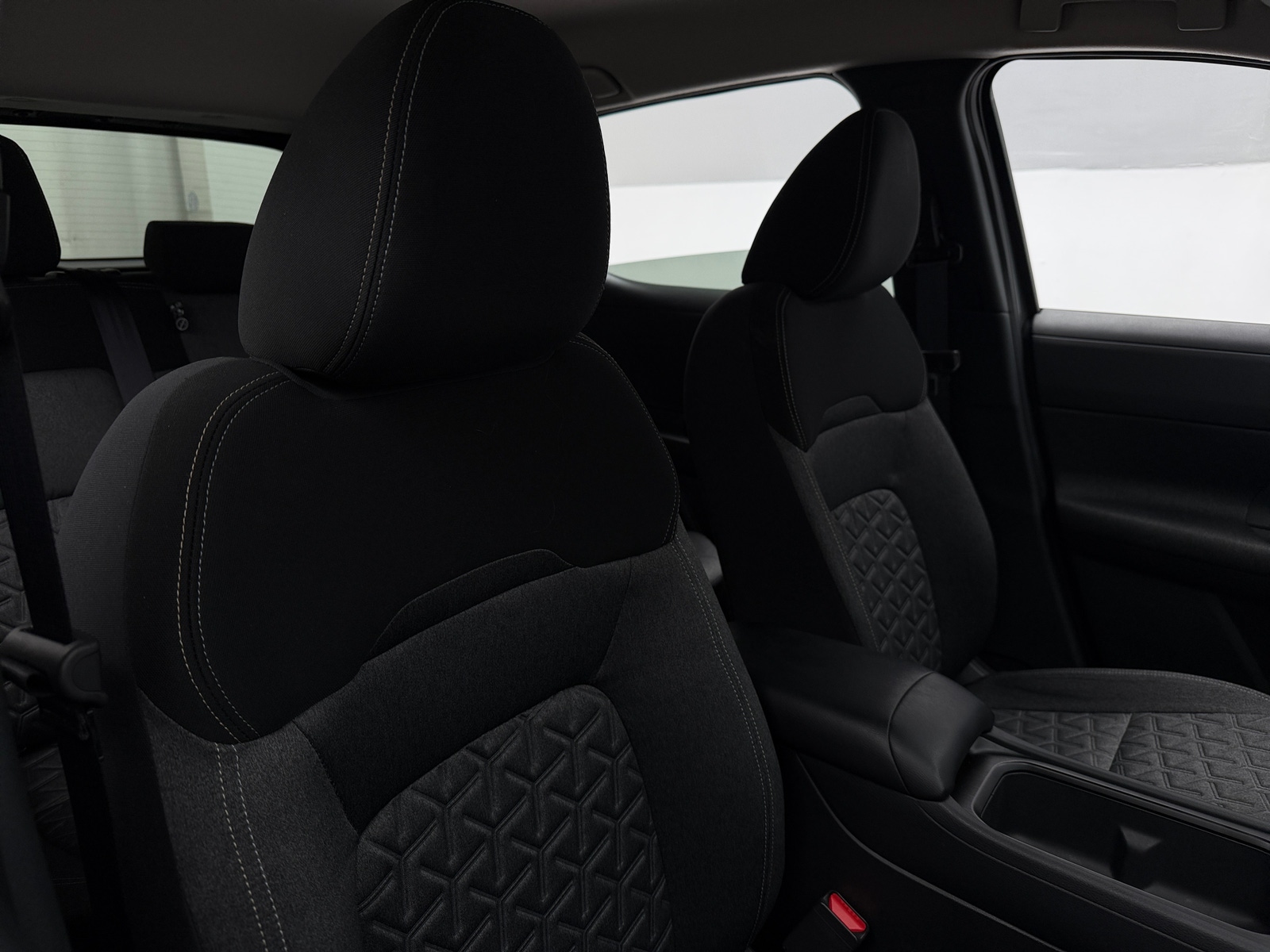 Thumbnail: 2025 Nissan Kicks - 2