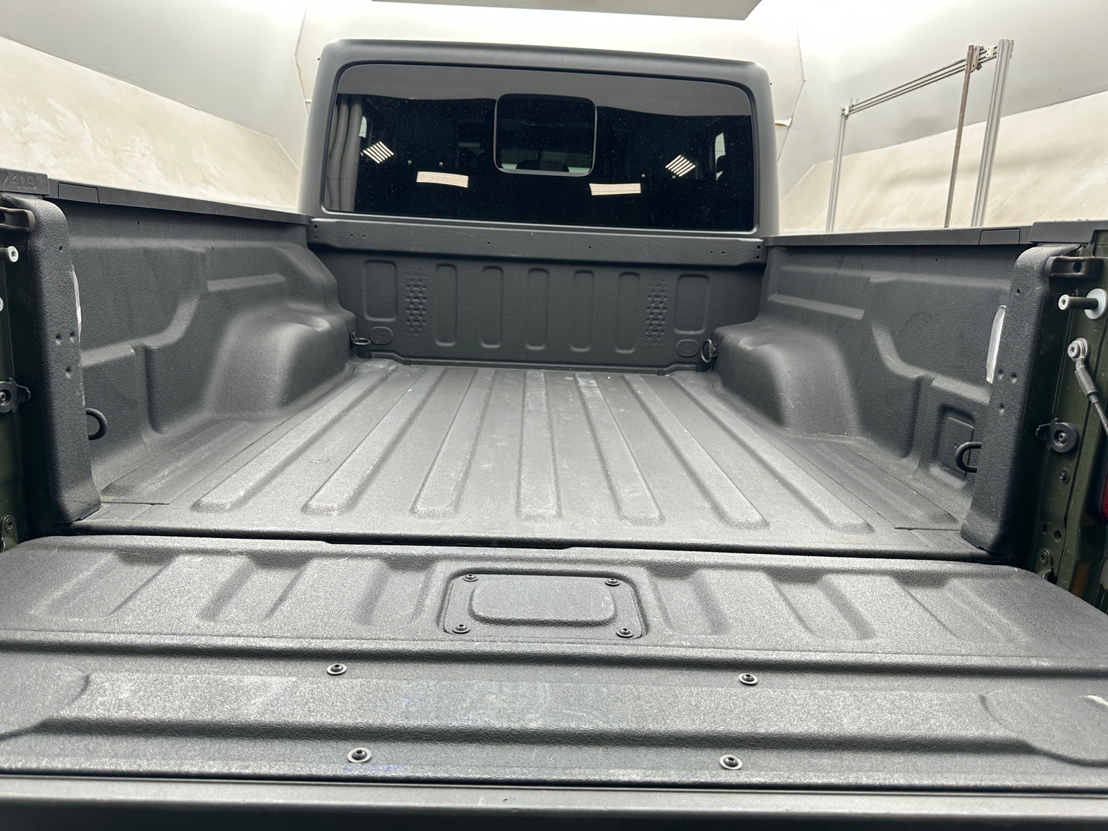 Thumbnail: 2023 Jeep Gladiator - 7