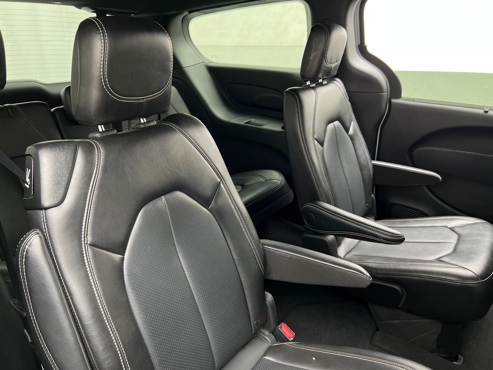 Thumbnail: 2025 Chrysler Pacifica - 5