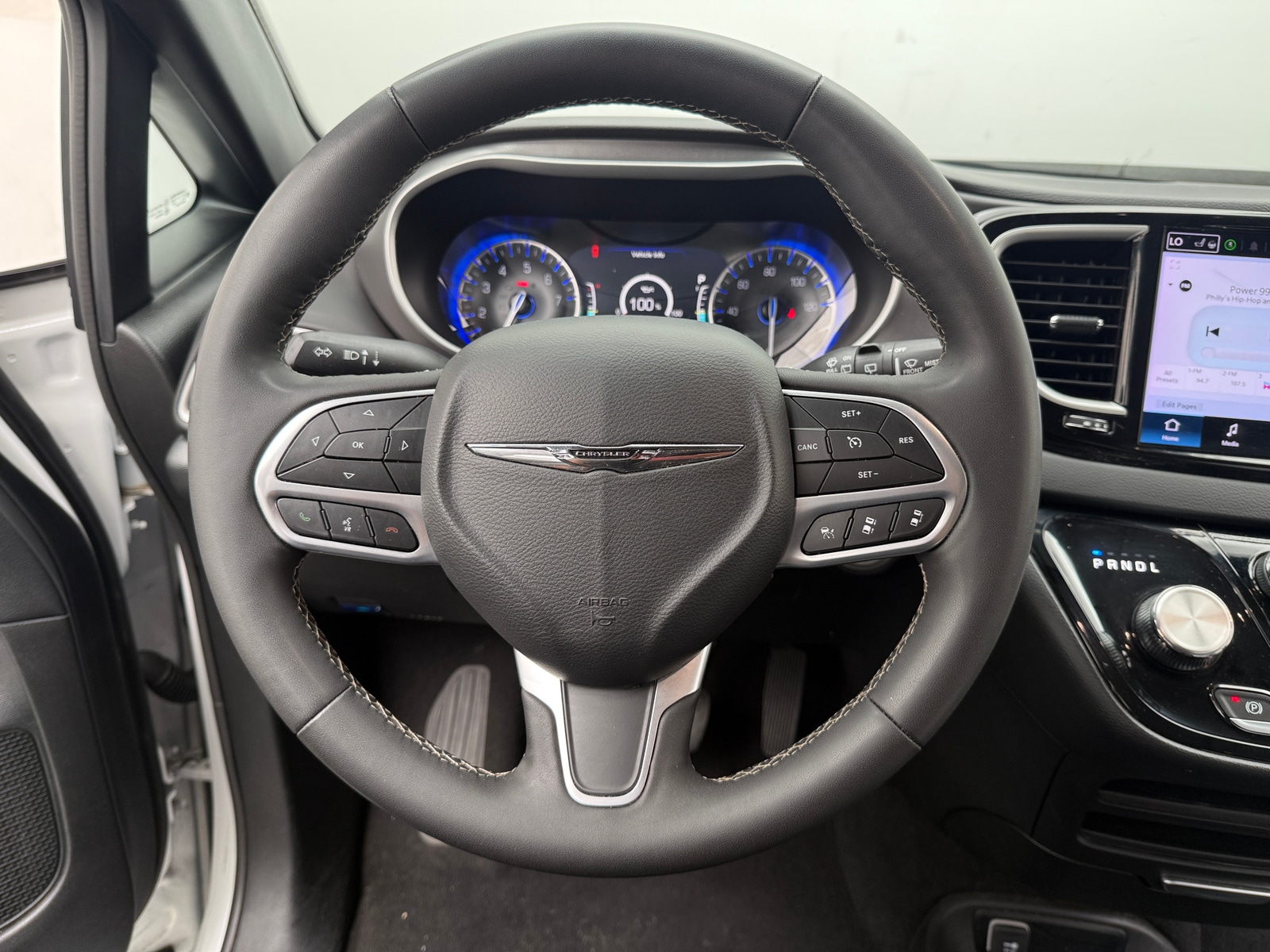 Thumbnail: 2025 Chrysler Pacifica - 4