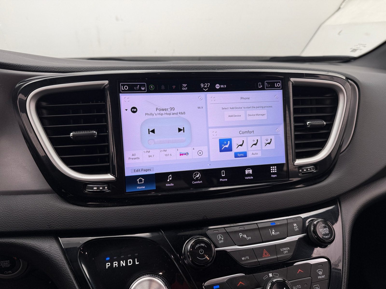 Thumbnail: 2025 Chrysler Pacifica - 3