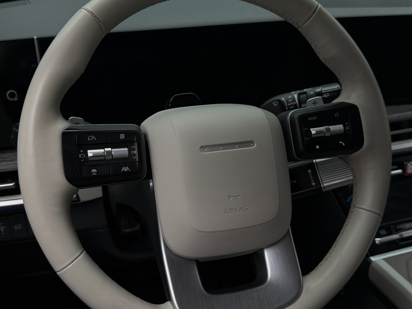 Thumbnail: 2025 Hyundai Santa Fe - 4