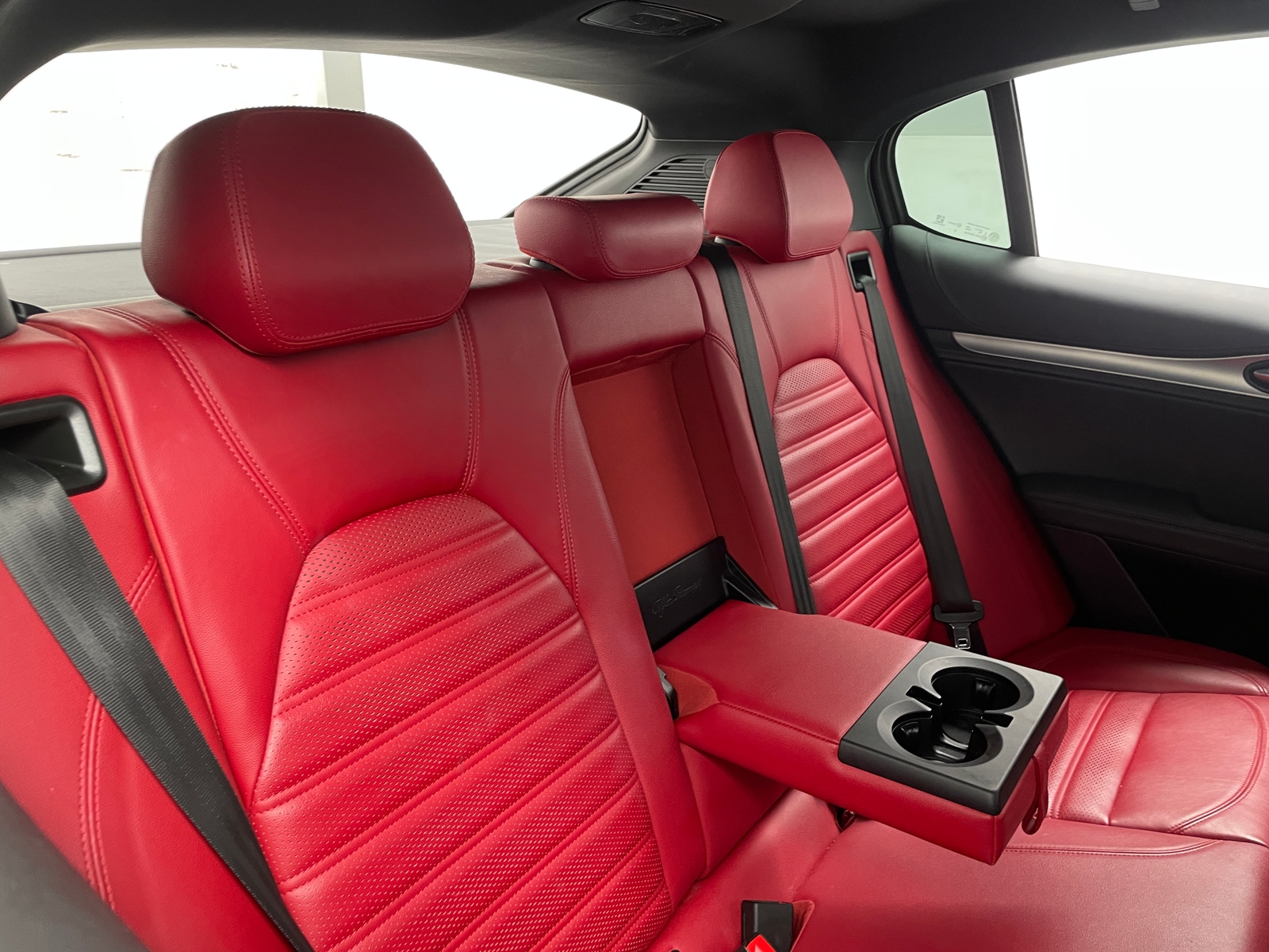 Thumbnail: 2022 Alfa Romeo Stelvio - 5