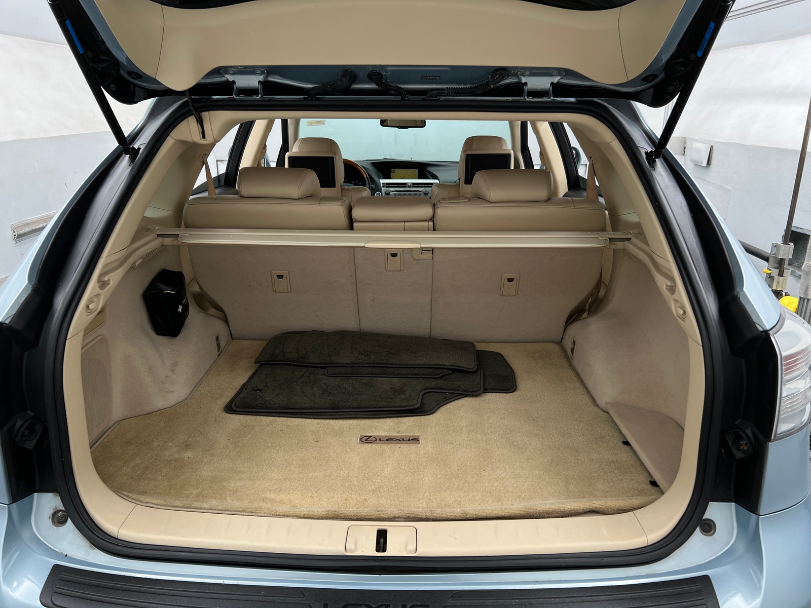 Thumbnail: 2010 Lexus RX - 7