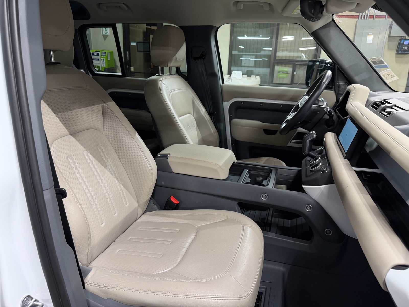 Thumbnail: 2021 Land Rover Defender - 2