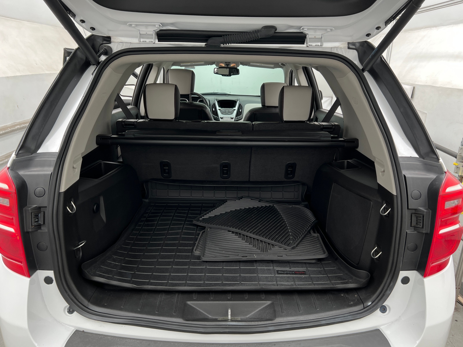 Thumbnail: 2017 Chevrolet Equinox - 6