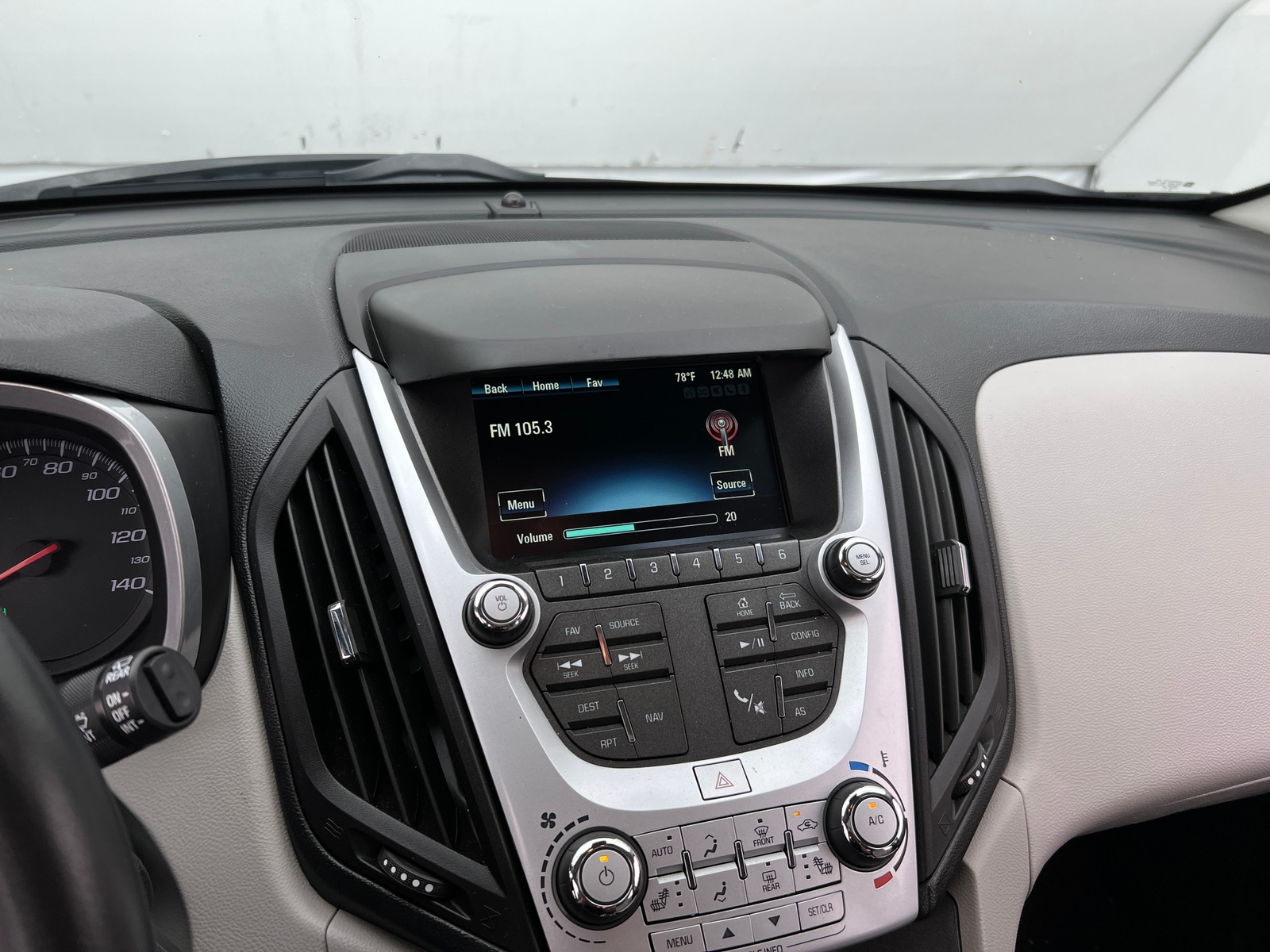 Thumbnail: 2017 Chevrolet Equinox - 3
