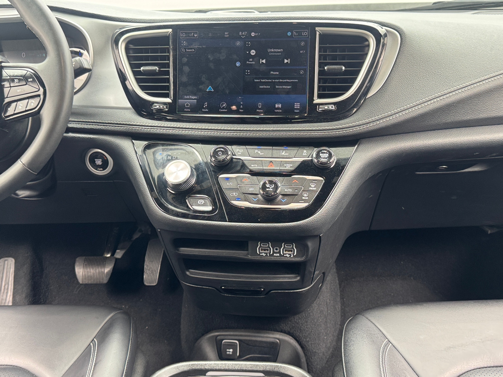 Thumbnail: 2024 Chrysler Pacifica - 3