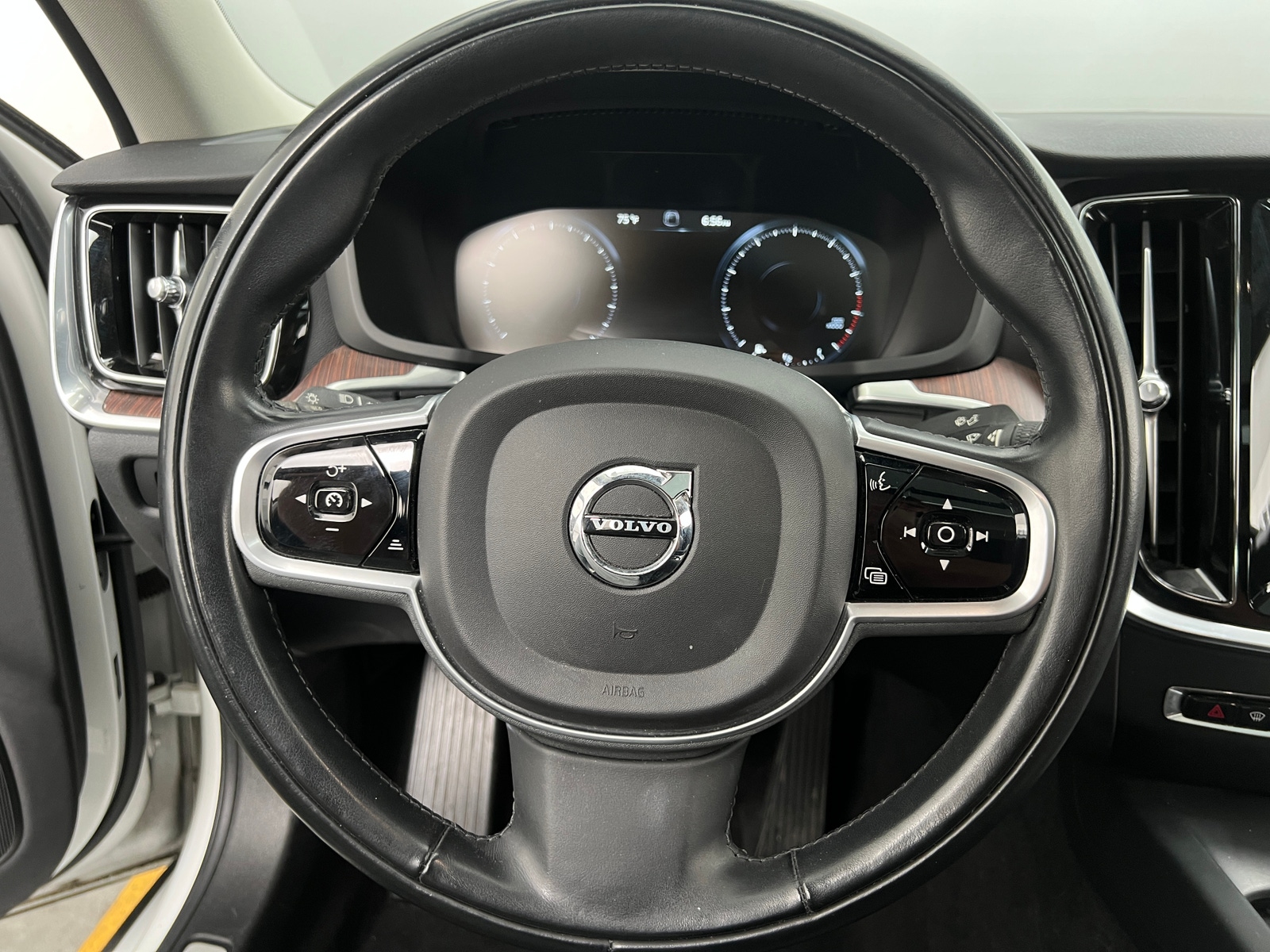Thumbnail: 2021 Volvo S60 - 4