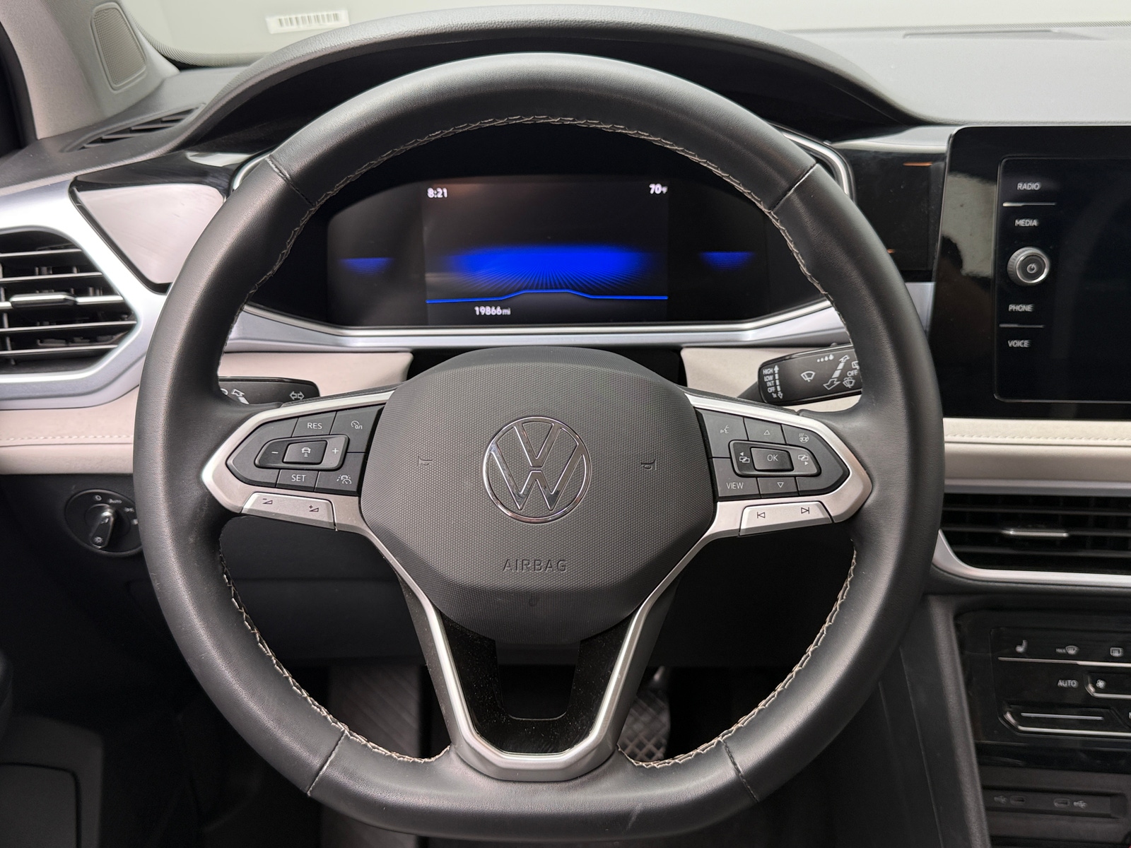 Thumbnail: 2025 Volkswagen Taos - 4