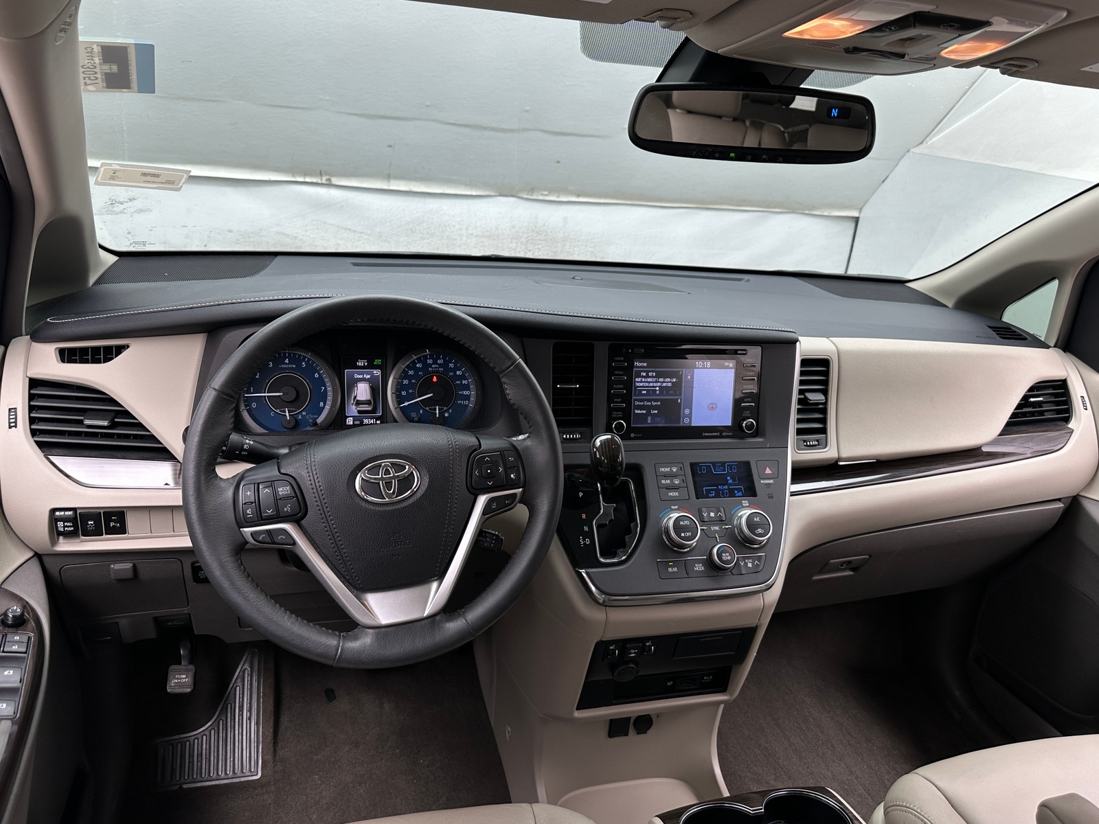 Thumbnail: 2018 Toyota Sienna - 2