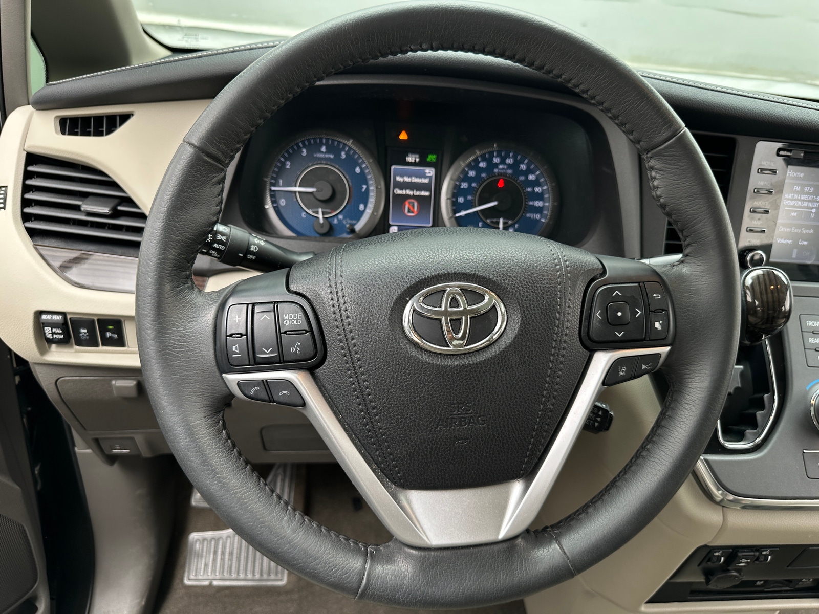 Thumbnail: 2018 Toyota Sienna - 4