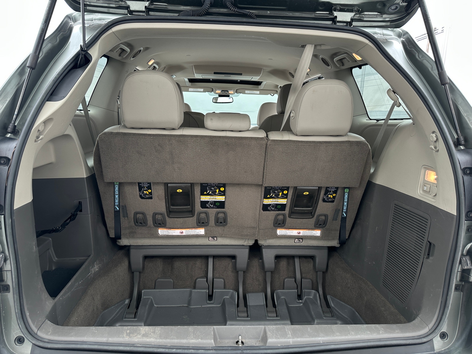 Thumbnail: 2018 Toyota Sienna - 6