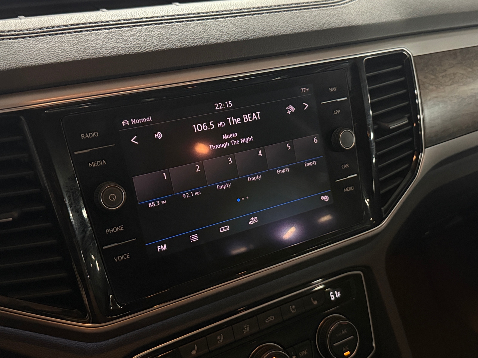 Thumbnail: 2019 Volkswagen Atlas - 4