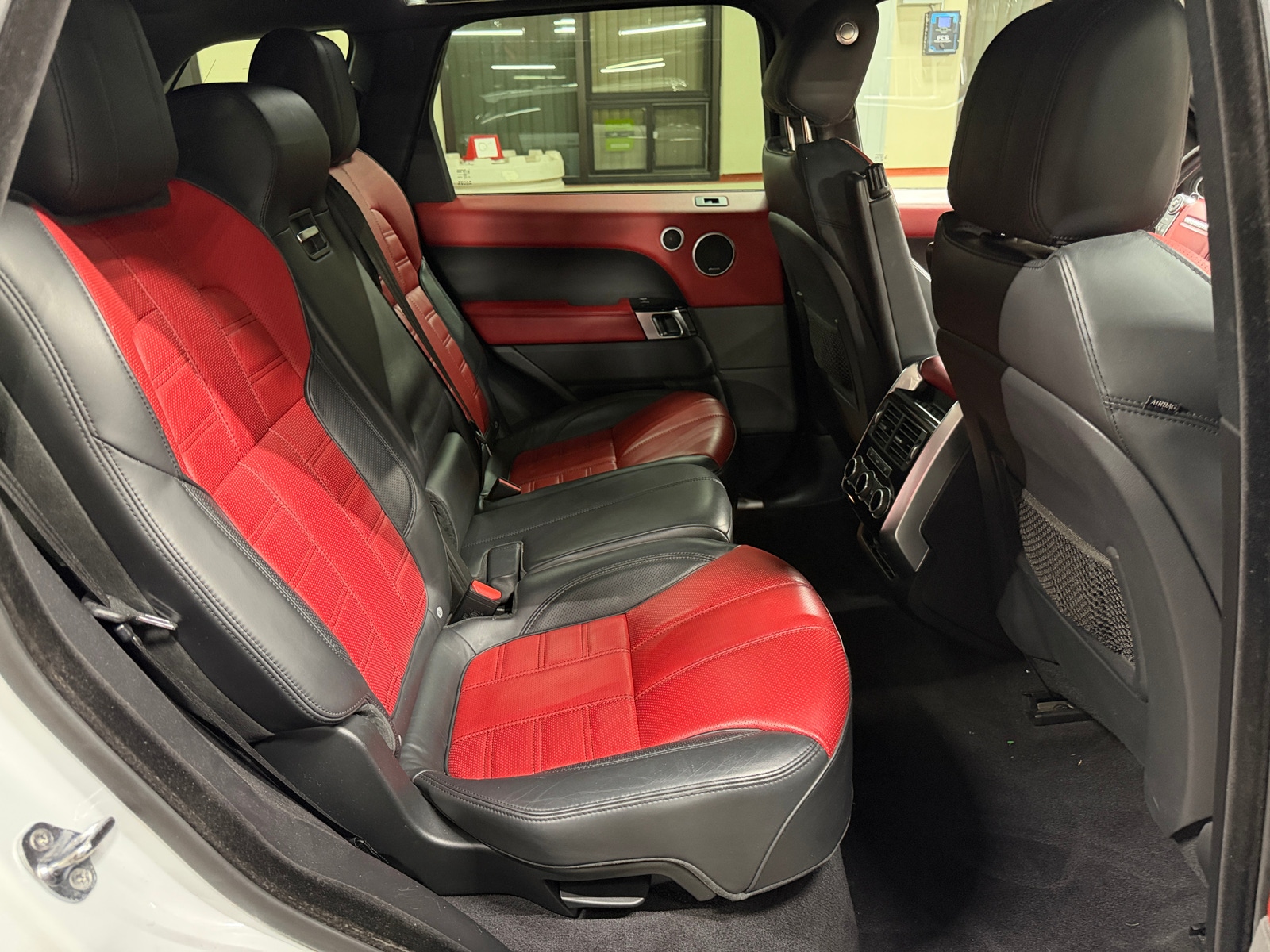 Thumbnail: 2016 Land Rover Range Rover Sport - 6
