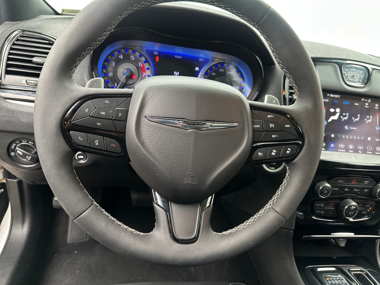Thumbnail: 2023 Chrysler 300 - 4