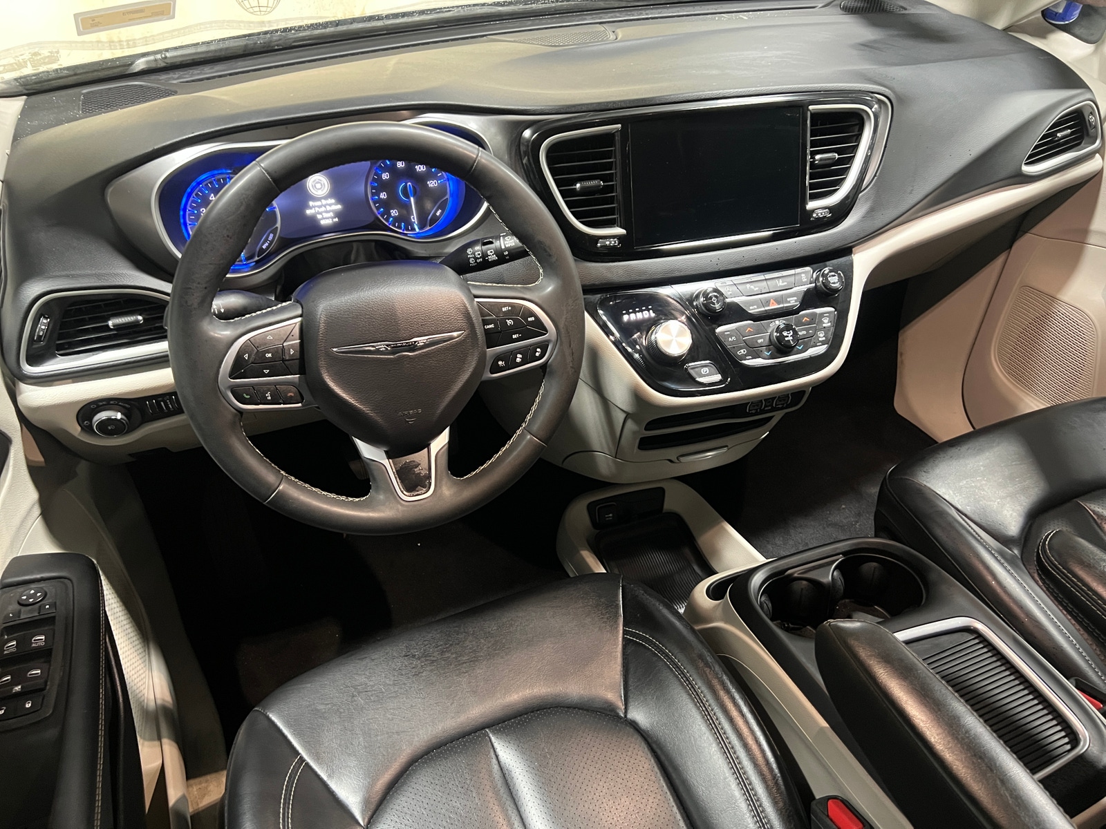 Thumbnail: 2023 Chrysler Pacifica - 2
