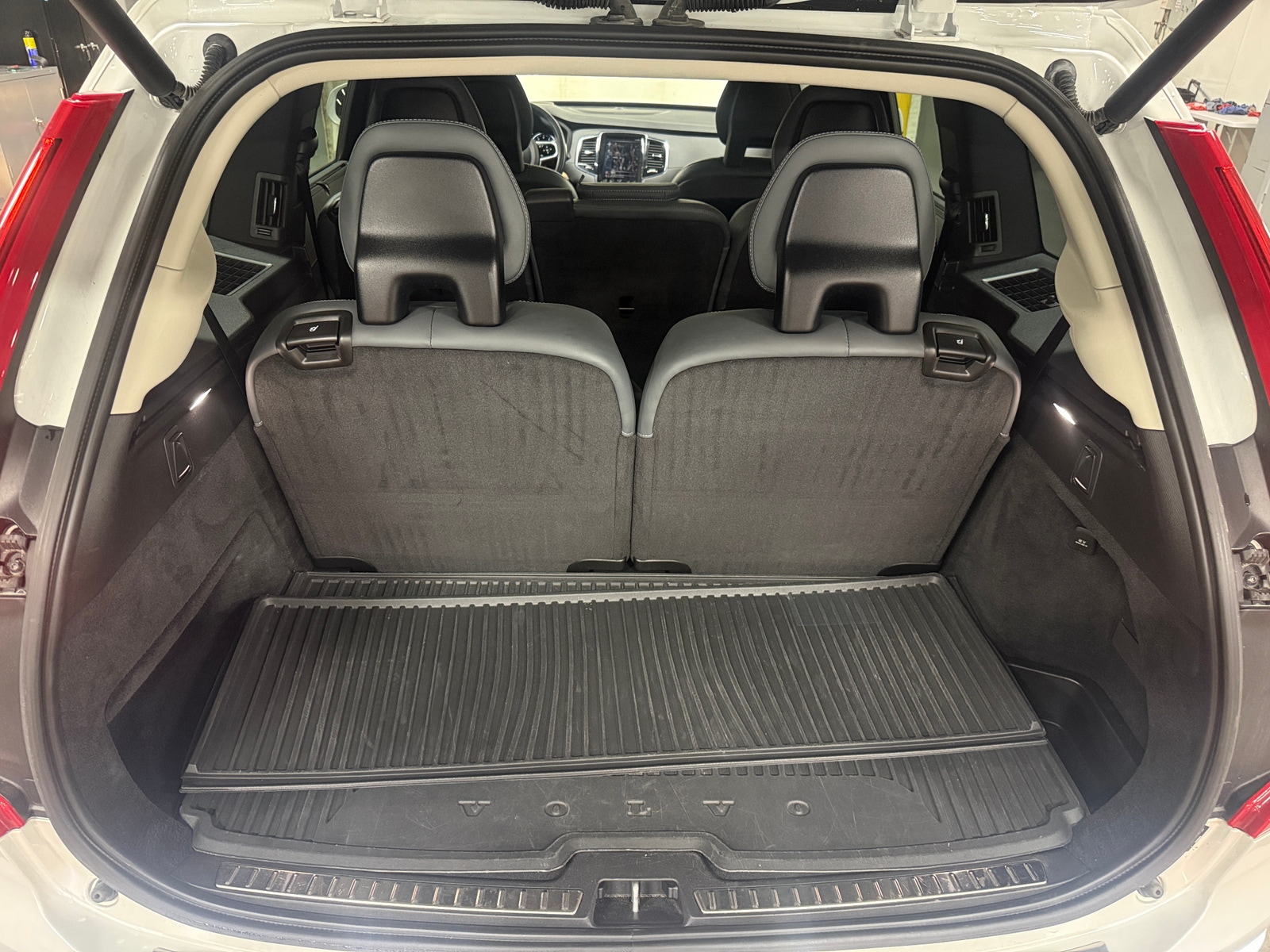 Thumbnail: 2020 Volvo XC90 - 6