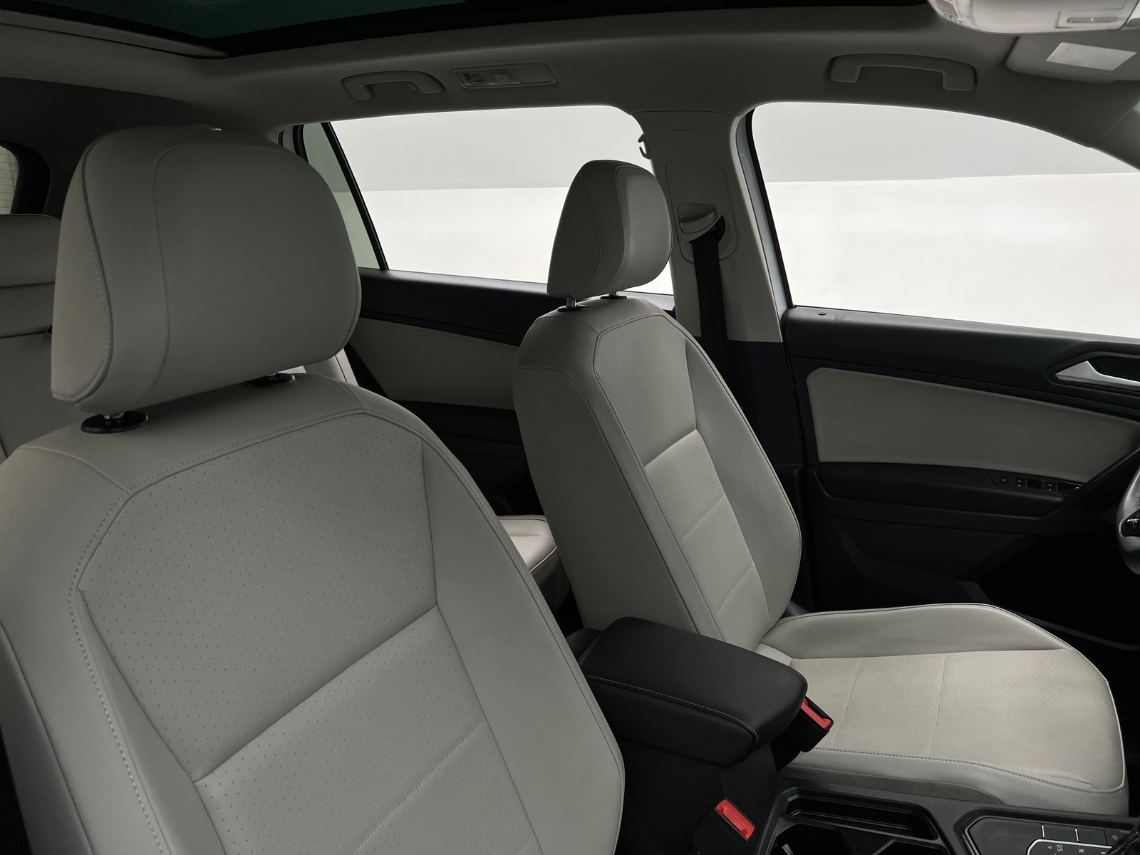 Thumbnail: 2021 Volkswagen Tiguan - 2