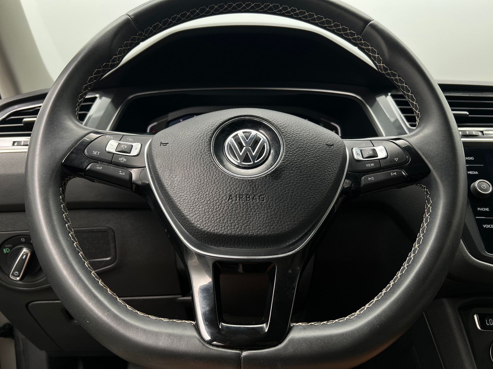 Thumbnail: 2021 Volkswagen Tiguan - 5