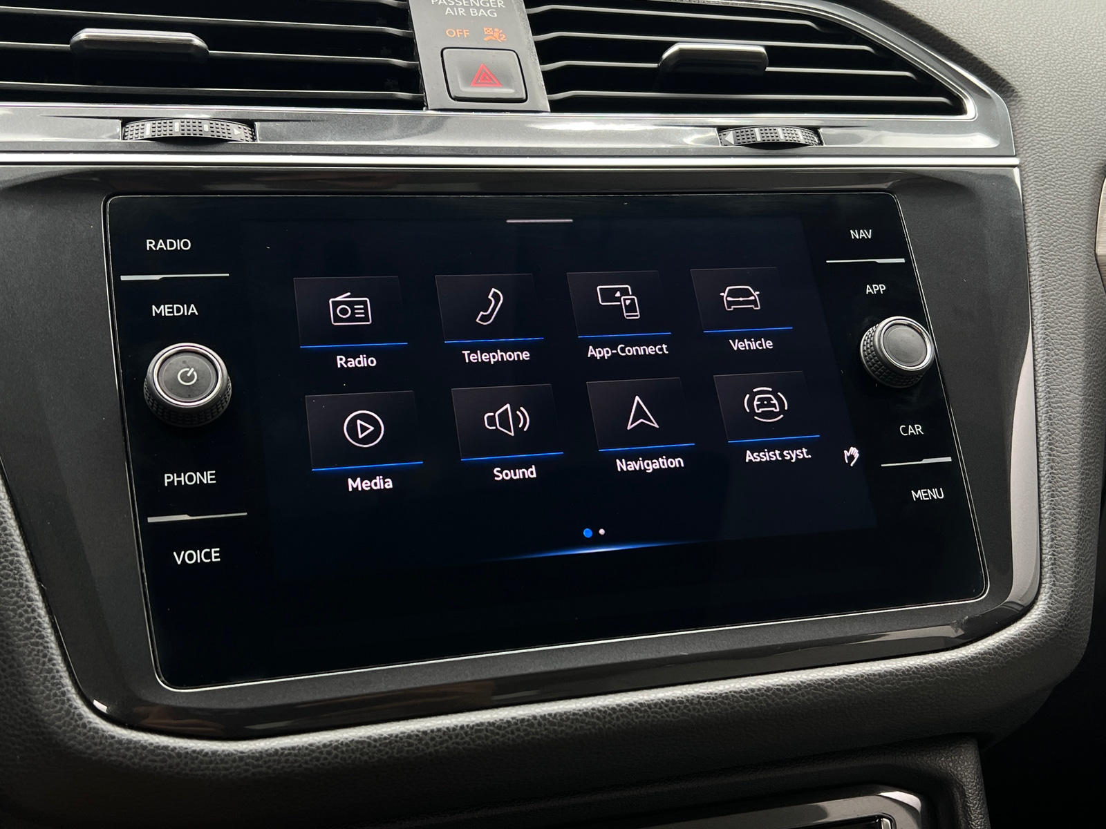 Thumbnail: 2021 Volkswagen Tiguan - 4