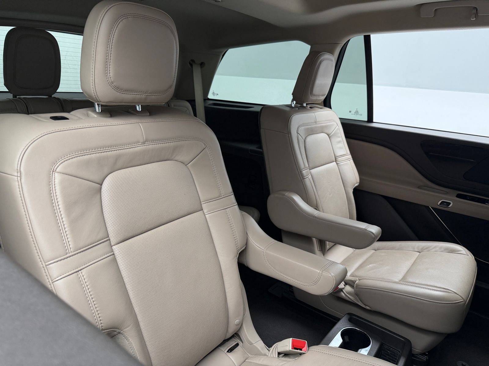 Thumbnail: 2021 Lincoln Aviator - 5