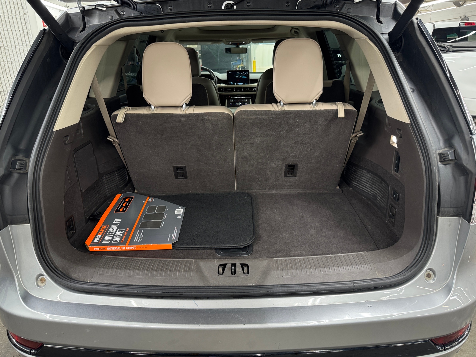 Thumbnail: 2021 Lincoln Aviator - 6