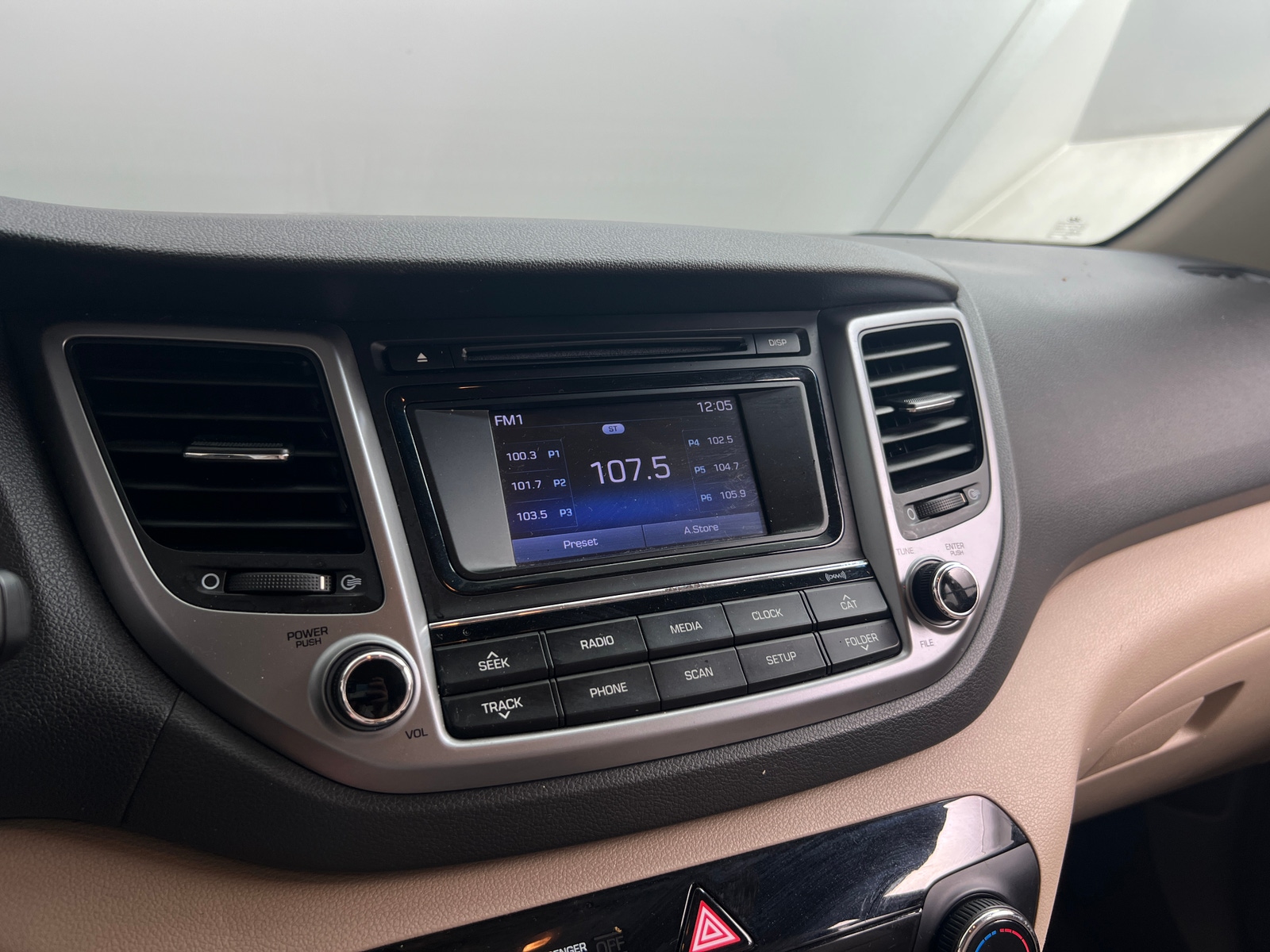 Thumbnail: 2016 Hyundai Tucson - 4