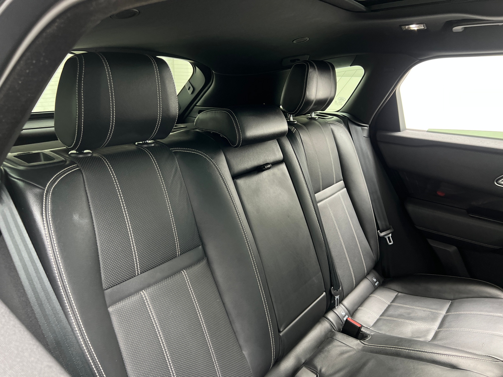 Thumbnail: 2021 Land Rover Range Rover Velar - 6